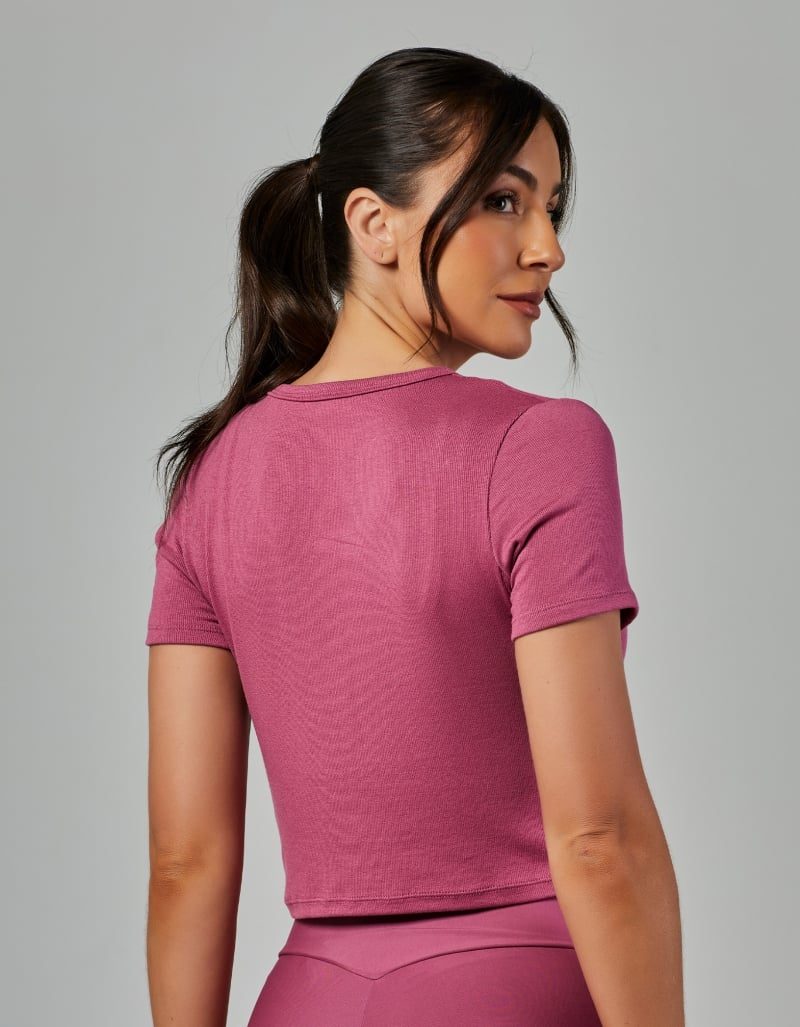 2bf6d6a33b1ce35db958ea140e0d8741.jpg Blusa Manga Curta Comfort Wellness Rose Lotus VESTEM - Imagem 2