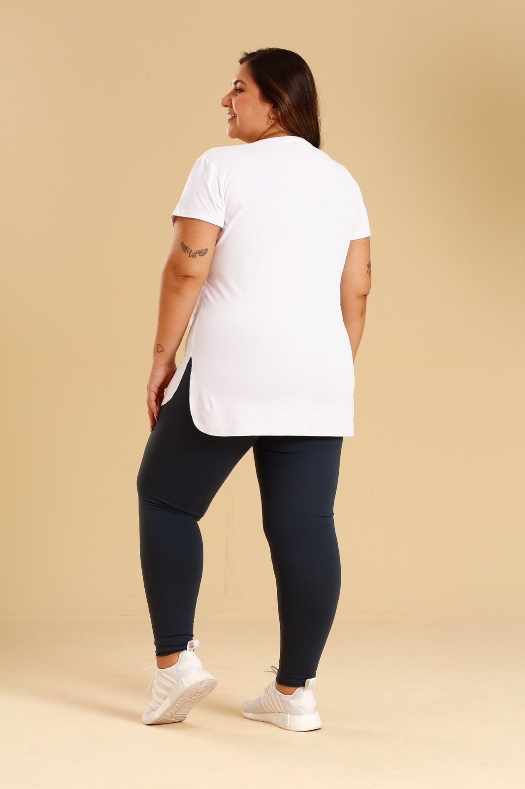 b7b2fc978a9d129bb466041e01d56591.jpeg Blusa Tampa Bumbum Plus Size Corrente Marinha - Imagem 1