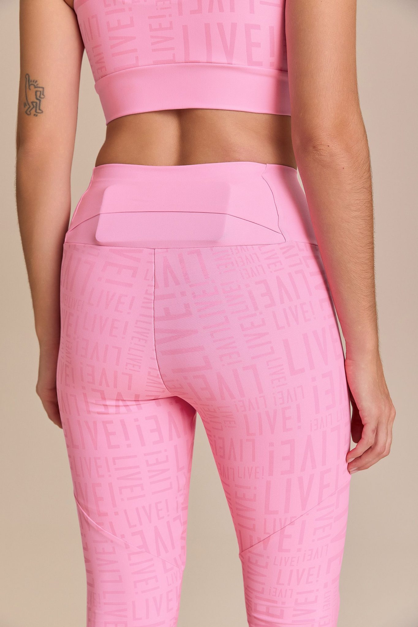 d714eeedda09d0822688e22ce8b9ff63.jpg Calça Fuso Novel LIVE! - Imagem 5